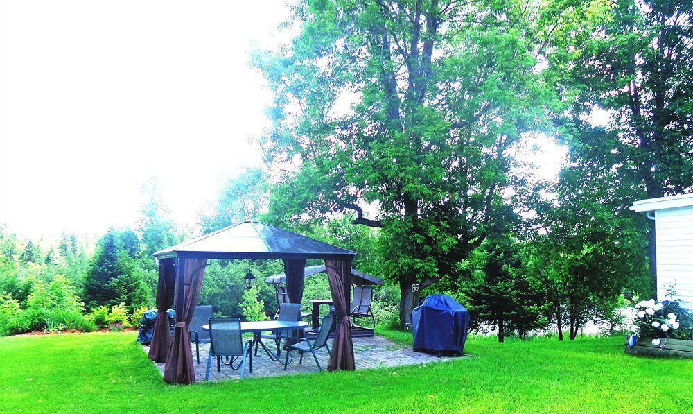 Motel Des Deux Lacs Waterloo Ngoại thất bức ảnh