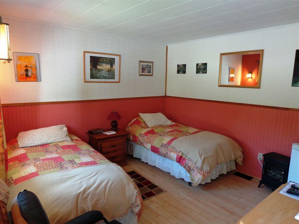 Motel Des Deux Lacs Waterloo Ngoại thất bức ảnh