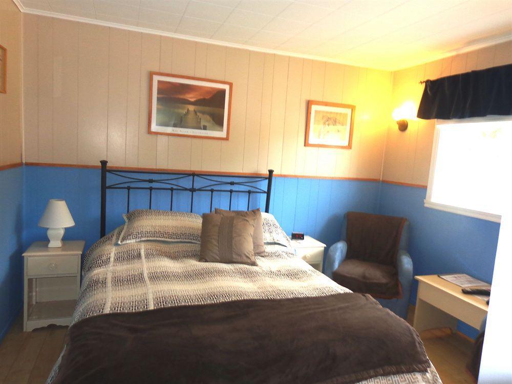 Motel Des Deux Lacs Waterloo Ngoại thất bức ảnh