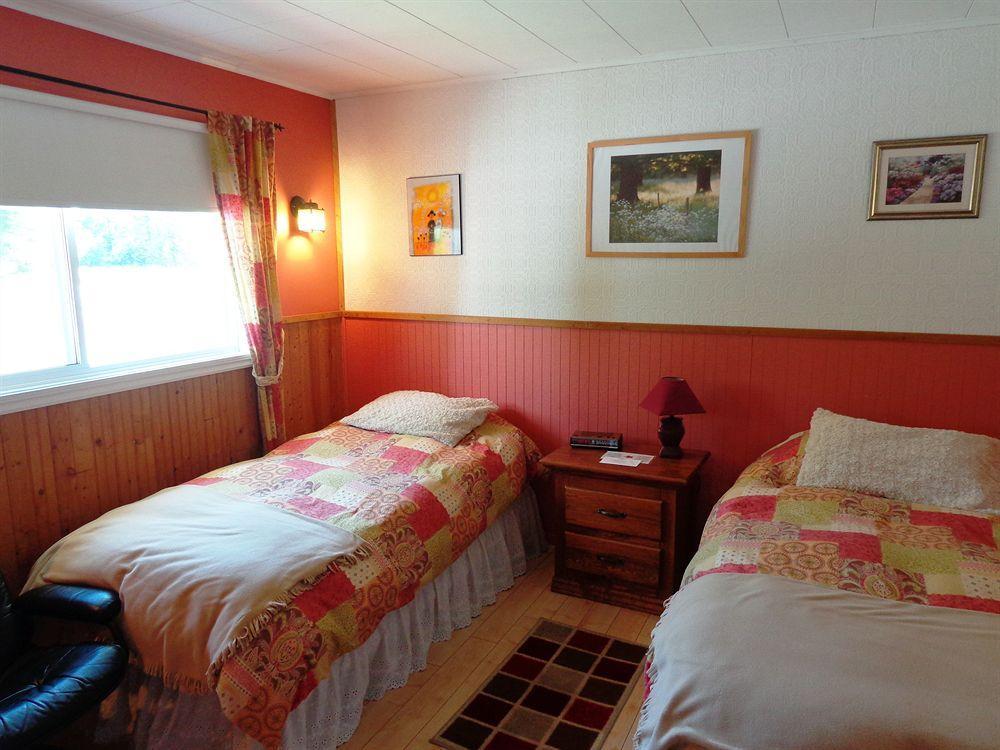 Motel Des Deux Lacs Waterloo Ngoại thất bức ảnh