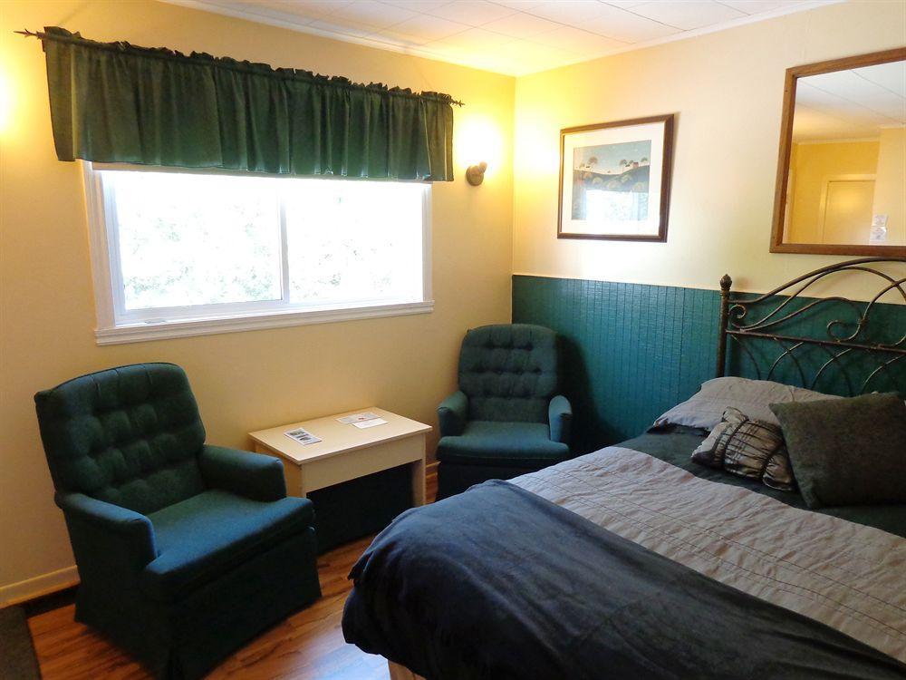 Motel Des Deux Lacs Waterloo Ngoại thất bức ảnh