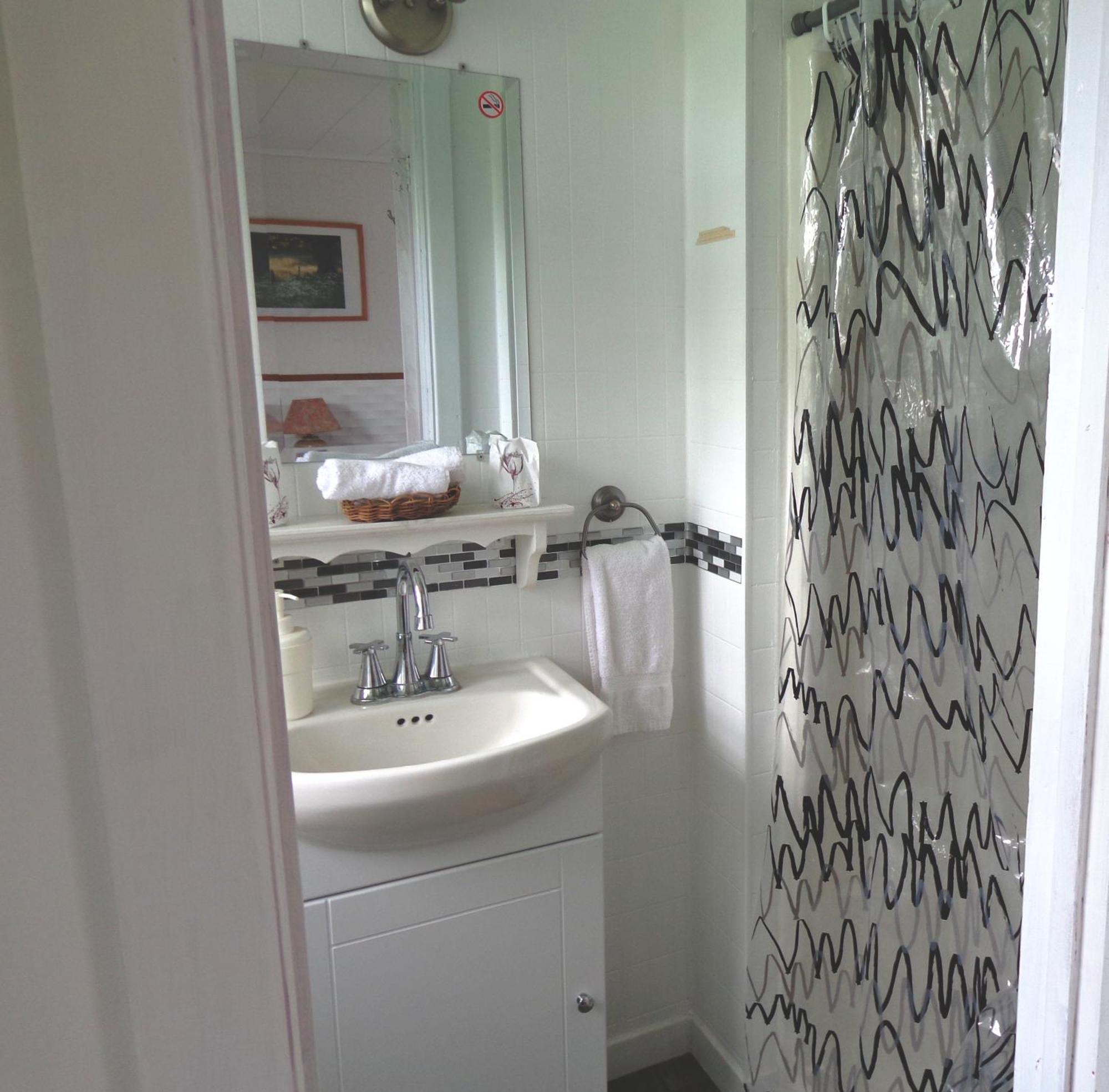 Motel Des Deux Lacs Waterloo Ngoại thất bức ảnh
