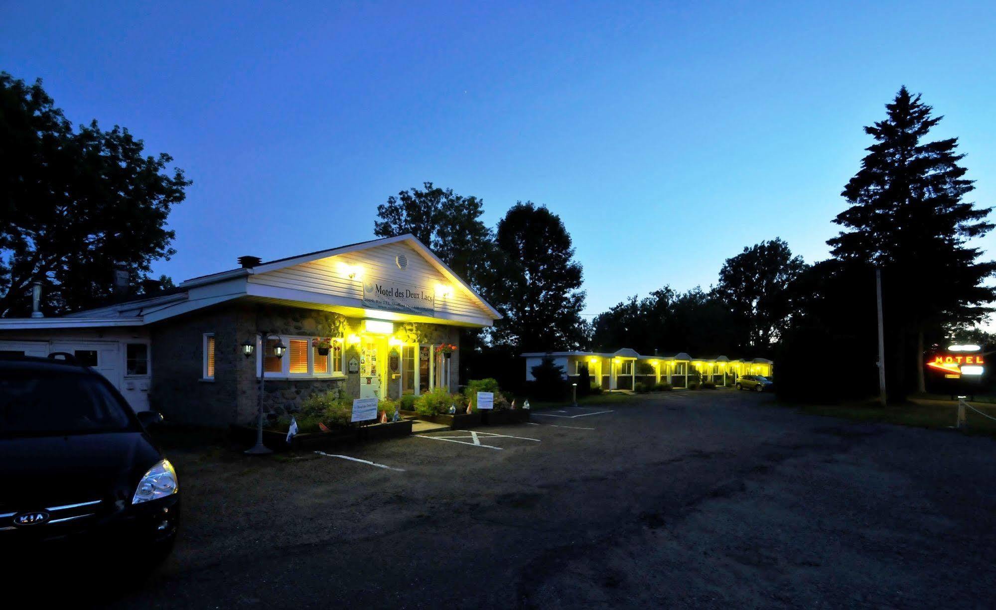 Motel Des Deux Lacs Waterloo Ngoại thất bức ảnh