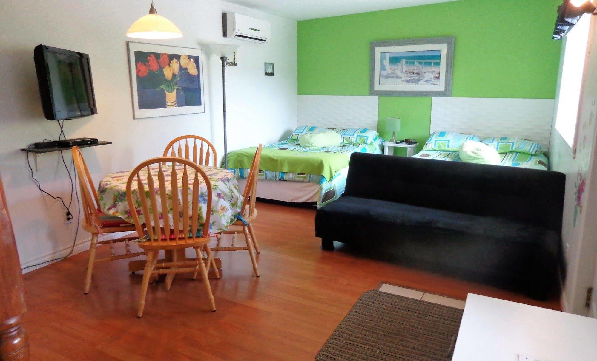 Motel Des Deux Lacs Waterloo Ngoại thất bức ảnh