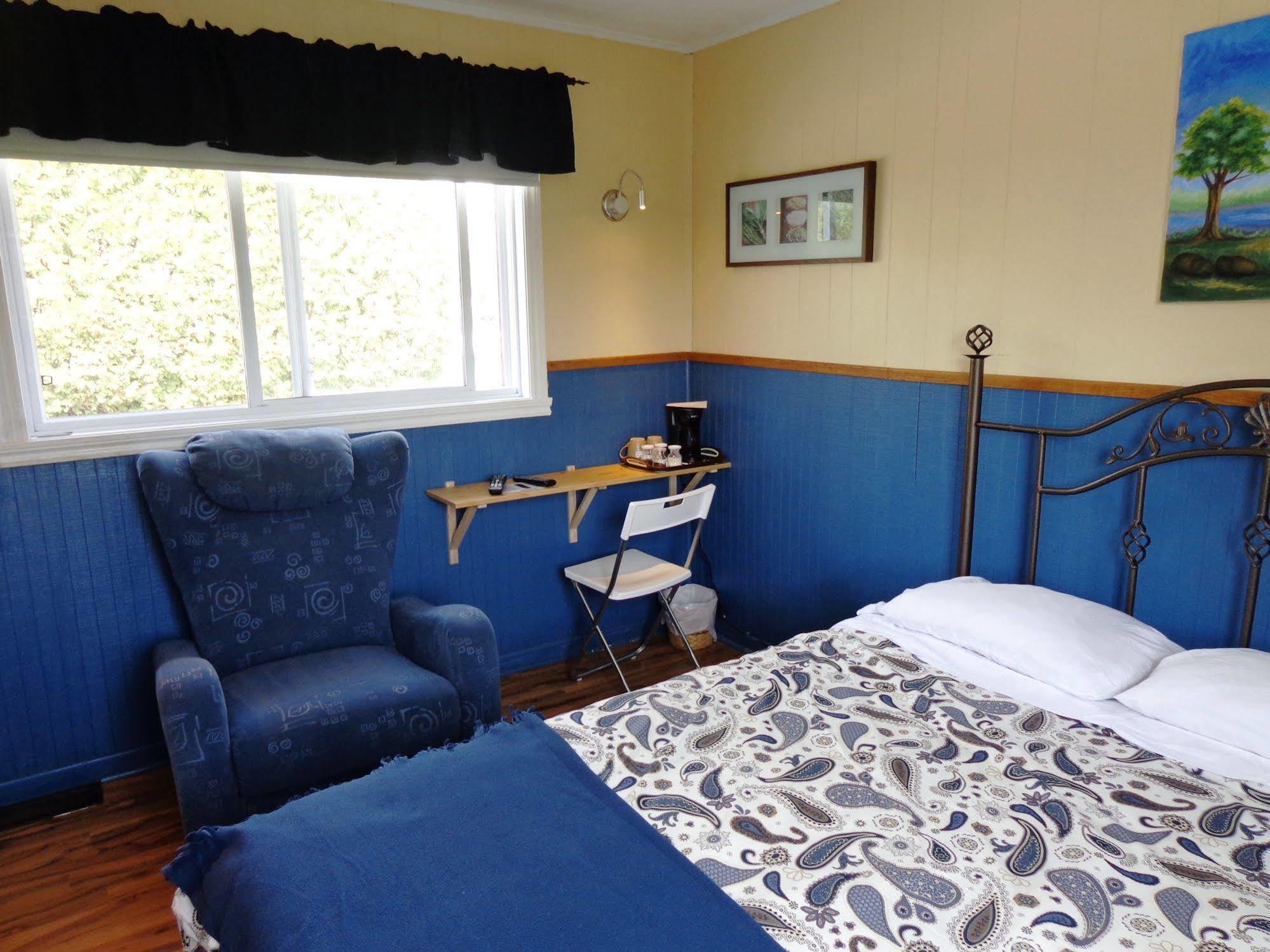 Motel Des Deux Lacs Waterloo Ngoại thất bức ảnh