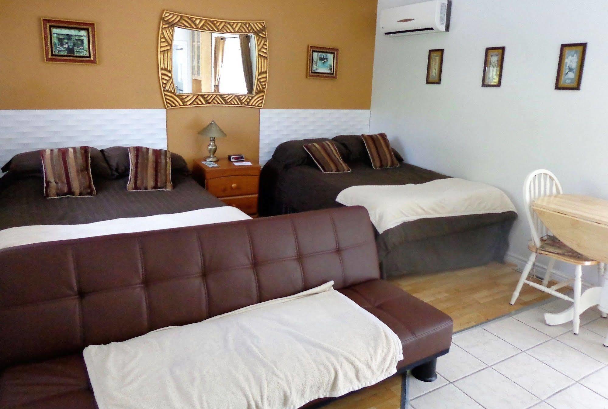 Motel Des Deux Lacs Waterloo Ngoại thất bức ảnh