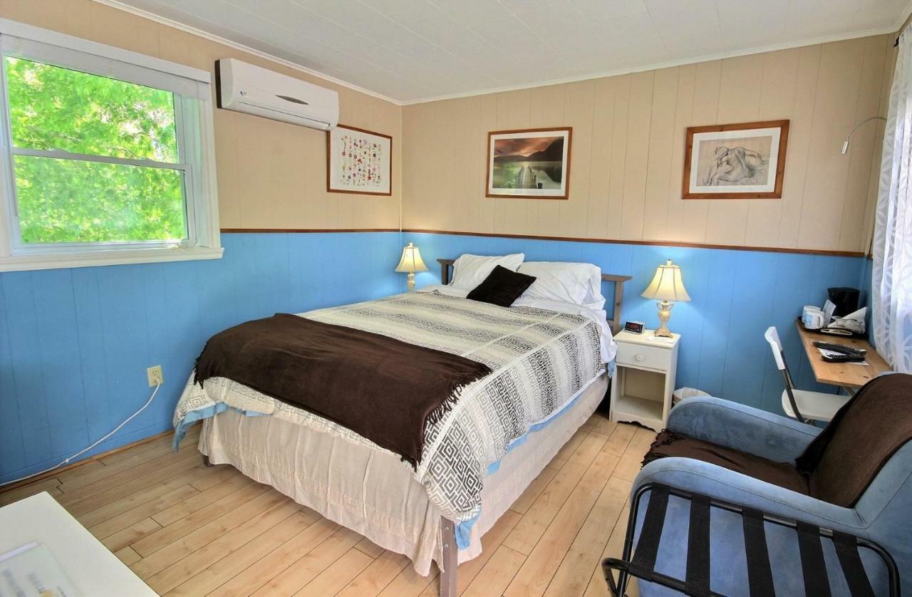 Motel Des Deux Lacs Waterloo Ngoại thất bức ảnh