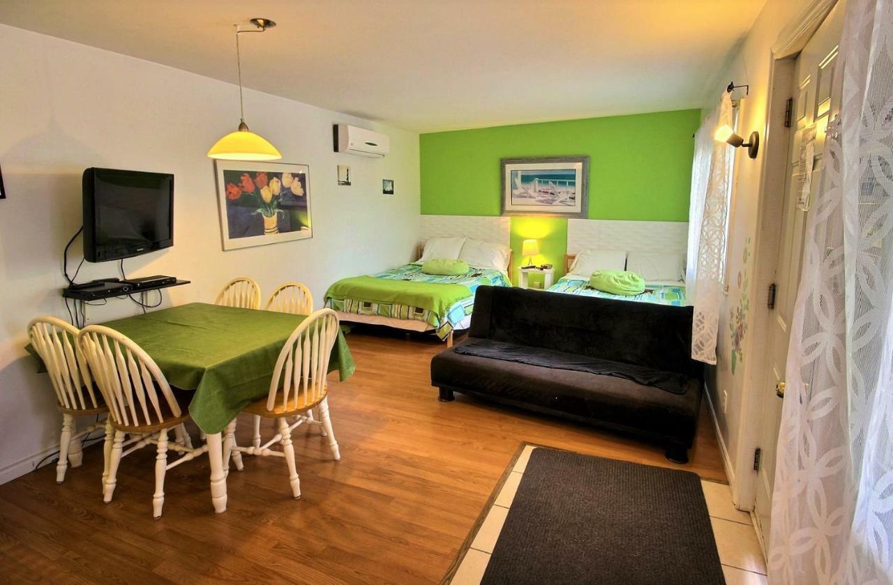 Motel Des Deux Lacs Waterloo Ngoại thất bức ảnh